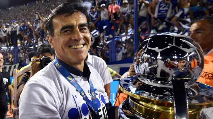 Gustavo Quinteros, exentrenador de Colo Colo, viene de ganar la Liga Profesional Argentina con Vélez.