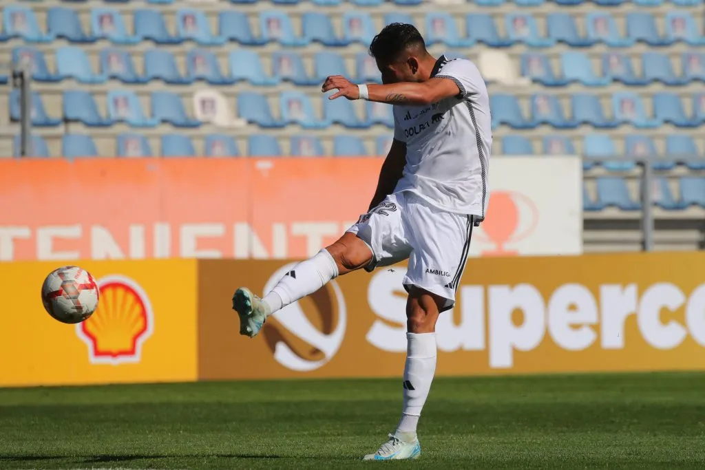 Mauricio Isla en el partido de la Supercopa. (Foto: Photosport)