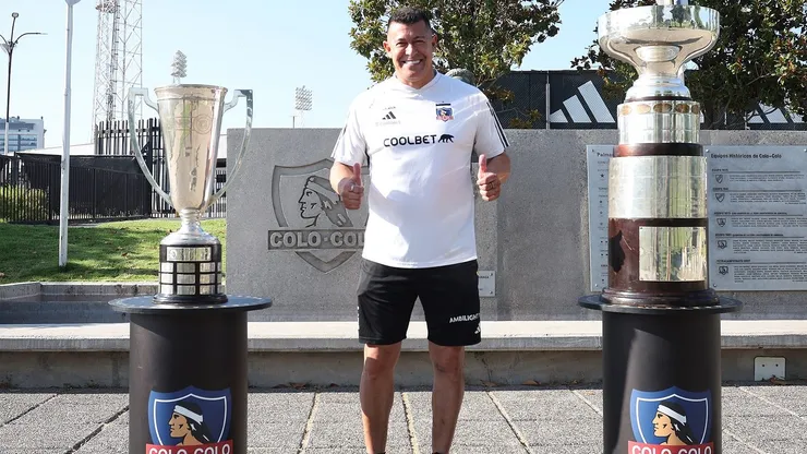 Colo Colo sacó a relucir sus copas del 2024 en Navidad.