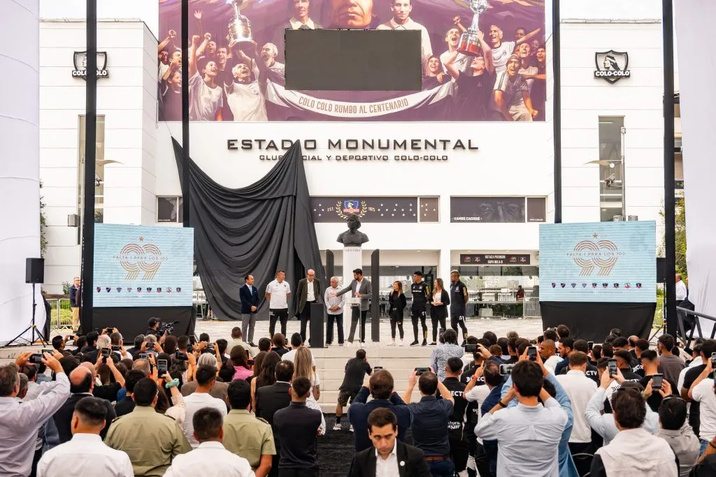 Ceremonia celebración de Colo Colo por sus 99 años. (Foto: Guillermo Salazar)
