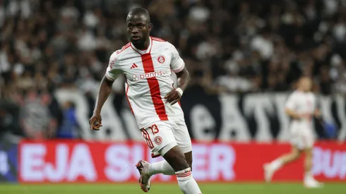 Representante de Valencia sentencia opción de reforzar a Colo Colo.