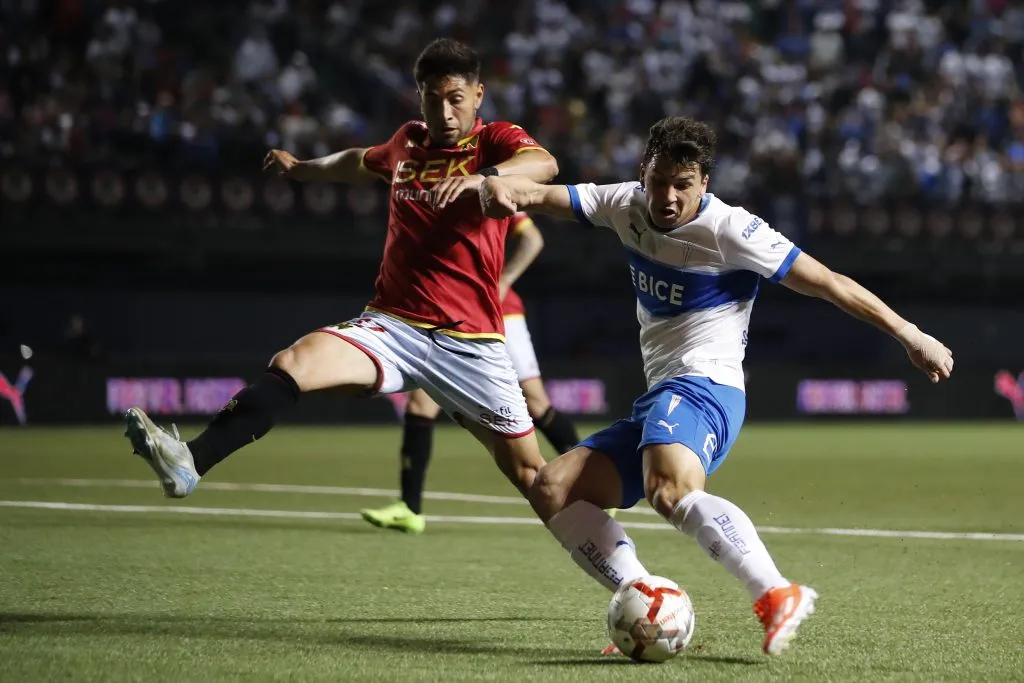 Jeyson Rojas con Unión Española enfrentando a Universidad Católica. (Foto: Photosport)