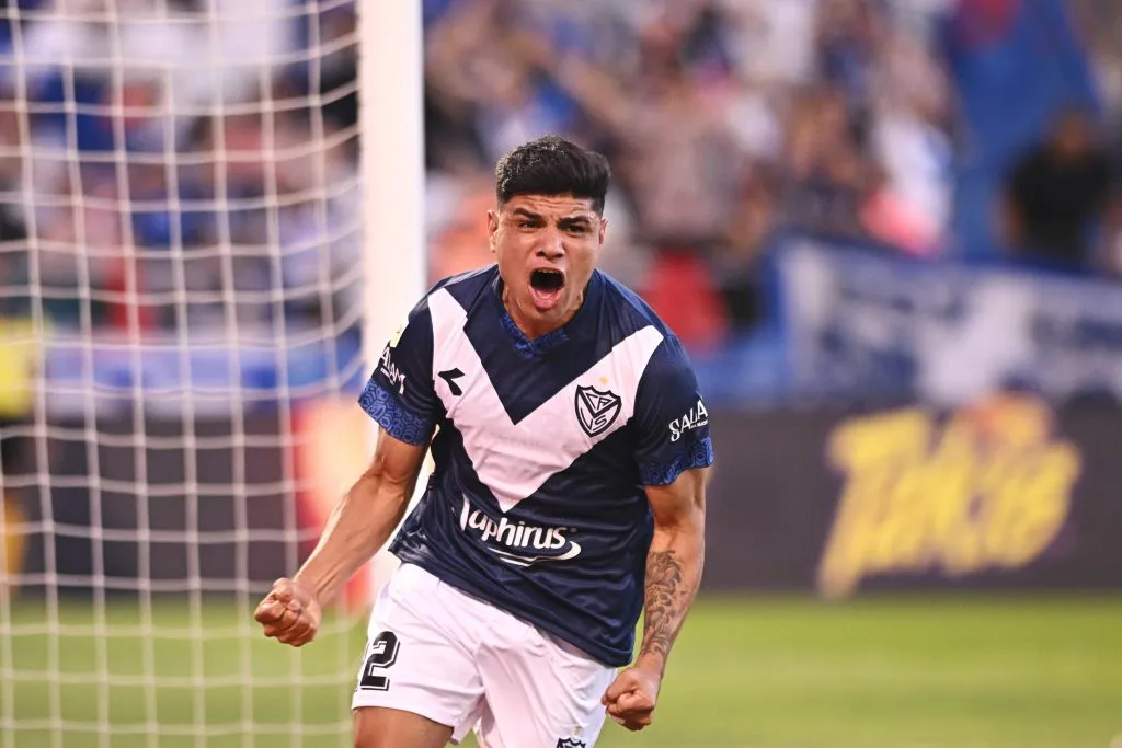 Al Cacique le salió competencia por Claudio Aquino: el Gremio de Gustavo Quinteros. 