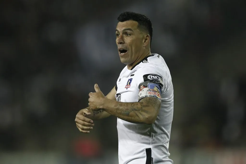 El último ídolo albo se refirió a la polémica ausencia del primer equipo en actividad del Centenario.