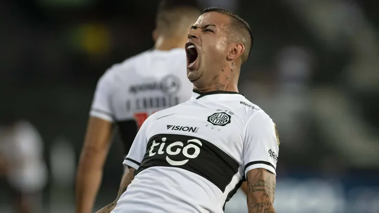 Representante de Derlis González habla de la opción de reforzar a Colo Colo.
