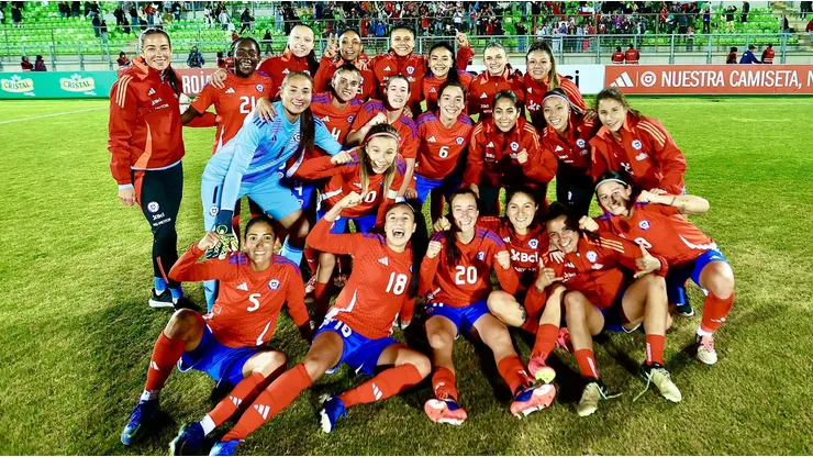 Chile femenino logra vencer agónicamente a Uruguay tras gol de una colocolina.