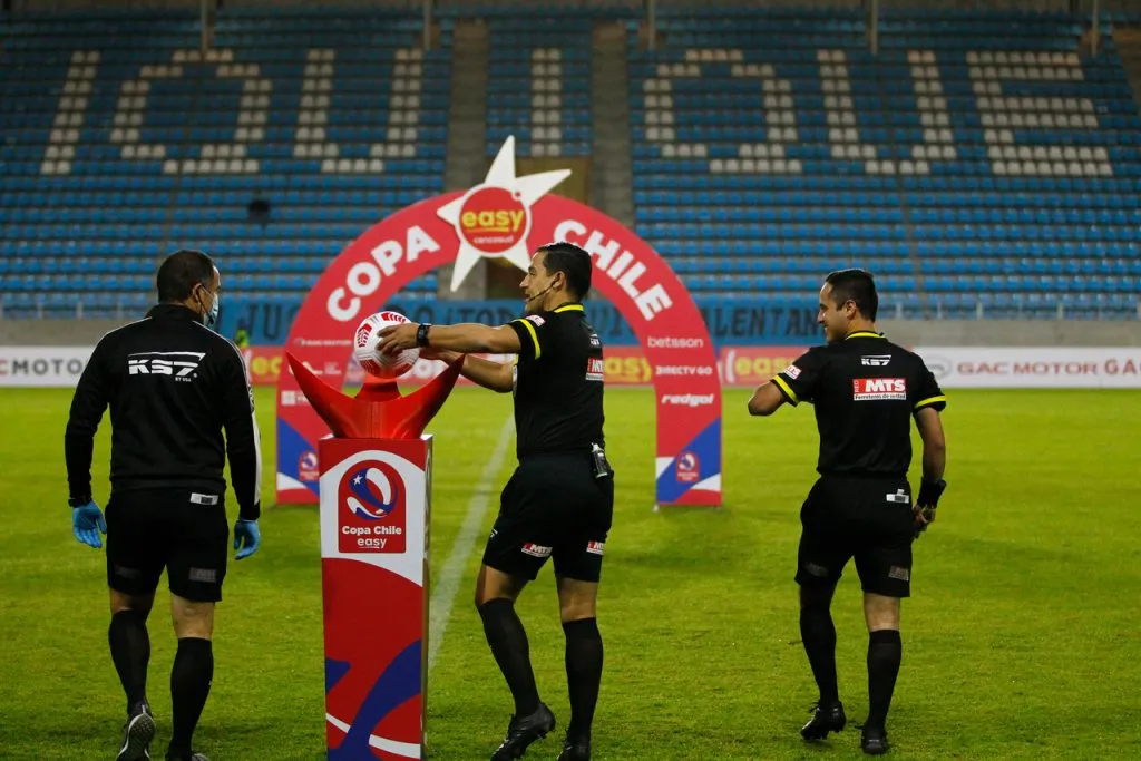 Árbitros apoyan al Sifup y ponen en jaque a la ANFP. Imagen: Alex Diaz/Photosport