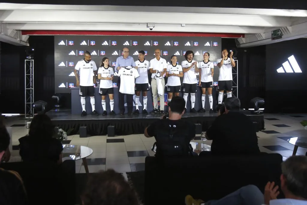 Presentación camiseta de Colo Colo 2024. (Foto: Photosport)