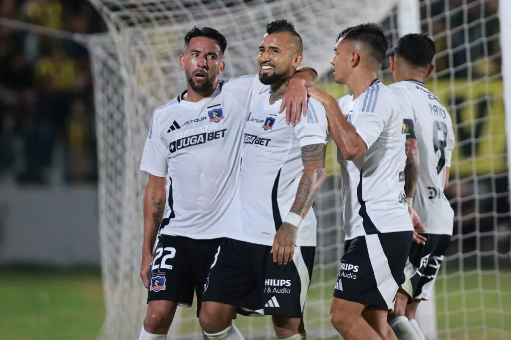 Arturo Vidal empató el compromiso frente a Peñarol y fue el salvador de Colo Colo. Imagen: FocoUY/Photosport