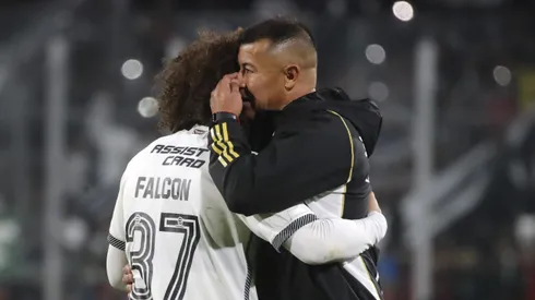Almirón revela su postura sobre situación de Falcón en Colo Colo.