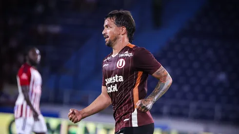 Costa anotó un golazo en triunfo de Universitario en Colombia.