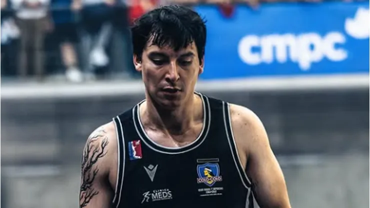 Sebastián Silva con la camiseta de Colo Colo.