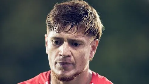 Leonardo Gil con la camiseta de Huracán.