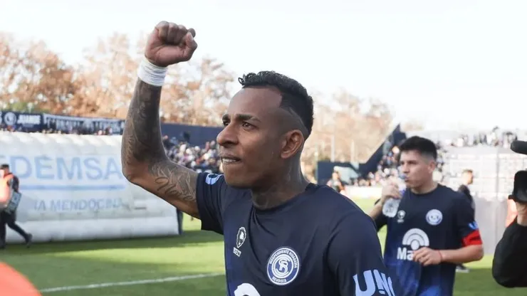 En Colo Colo no se rinden por el fichaje de Sebastián Villa.