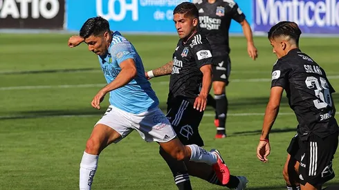 Tomás Alarcón jugando contra Colo Colo.