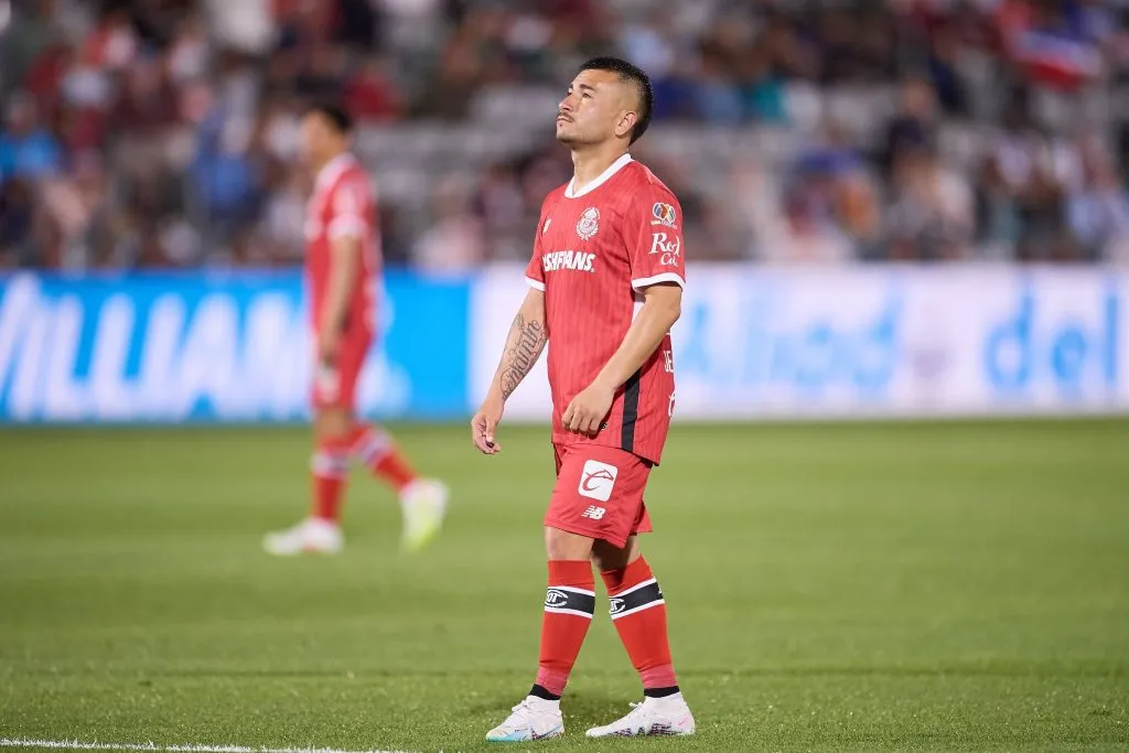 En Colo Colo no buscan a Jean Meneses. Imagen: Imago