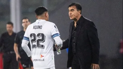 Claudio Aquino revela rol clave de Gustavo Quinteros en su llegada a Colo Colo.