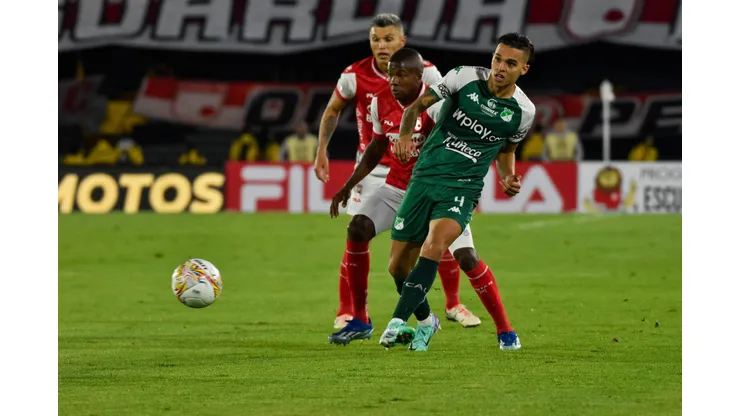 2WJJN01 Bogota, Colombia. 13th Feb, 2024. Deportivo Cali's Jonathan Marulanda during the BetPlay Dimayor match between Santa Fe (1) vs Deportivo Cali (0) in Bogota, Colombia on February 13, 2024. Photo by: Cristian Bayona/Long Visual Press Credit: Long Visual Press/Alamy Live News