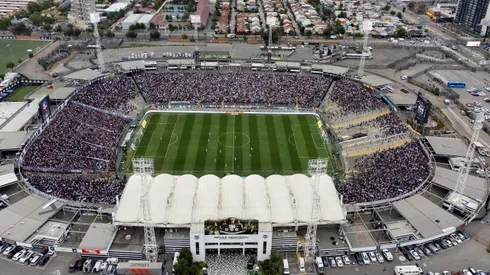 Colo Colo realiza trabajos para mejorar la cancha del Estadio Monumental