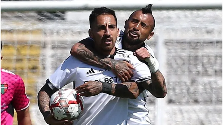 Arturo Vidal le pone tarea a Javier Correa en Colo Colo.