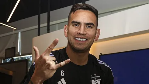 La profunda emoción de la madre de Sebastián Vegas tras llegar a Colo Colo.