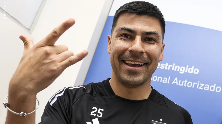 Tomás Alarcón piensa en grande en Colo Colo. | Imagen: Colo Colo.
