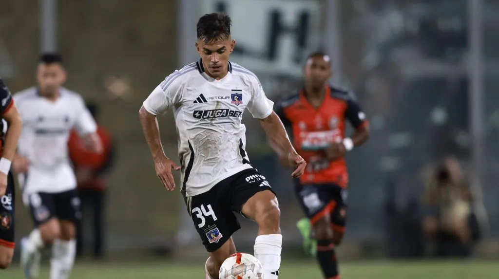 Vicente Pizarro con la camiseta de Colo Colo