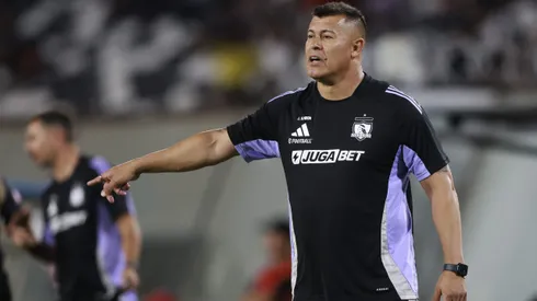 Jarita respaldó la criticada línea de 3 defensas de Almirón en Colo Colo.