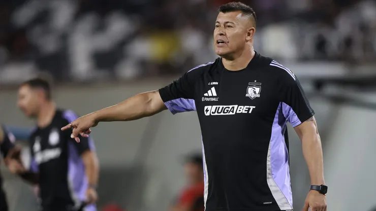 Jarita respaldó la criticada línea de 3 defensas de Almirón en Colo Colo.