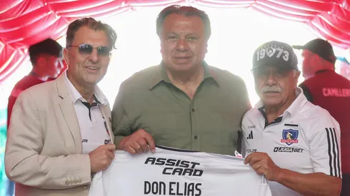 Colo Colo y Carlos Caszely le realizan homenaje a Elías Figueroa previo al duelo con Wanderers.