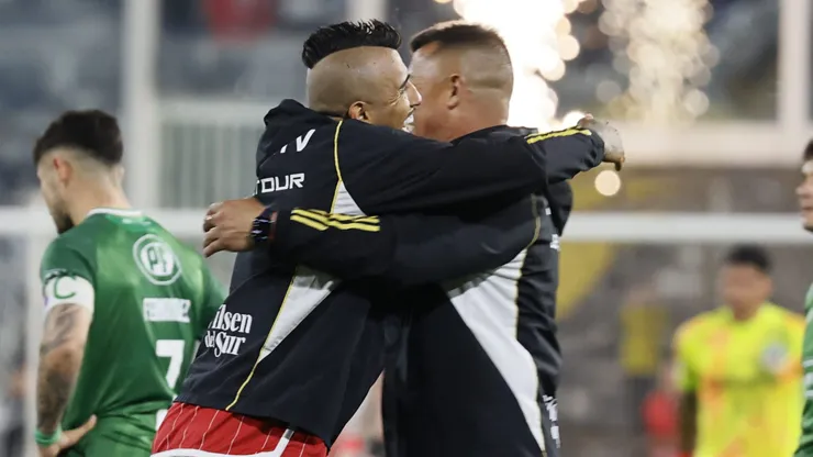 Arturo Vidal descarta cama a Jorge Almirón en Colo Colo. | Imagen: Photosport.