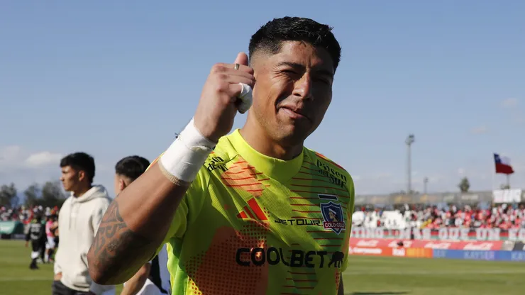 Arturo Vidal salió en defensa de Brayan Cortés.