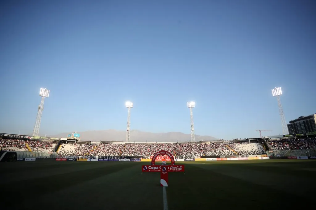 Aníbal Mosa revela avances en la cancha del Estadio Monumental. Imagen: Felipe Zanca/Photosport
