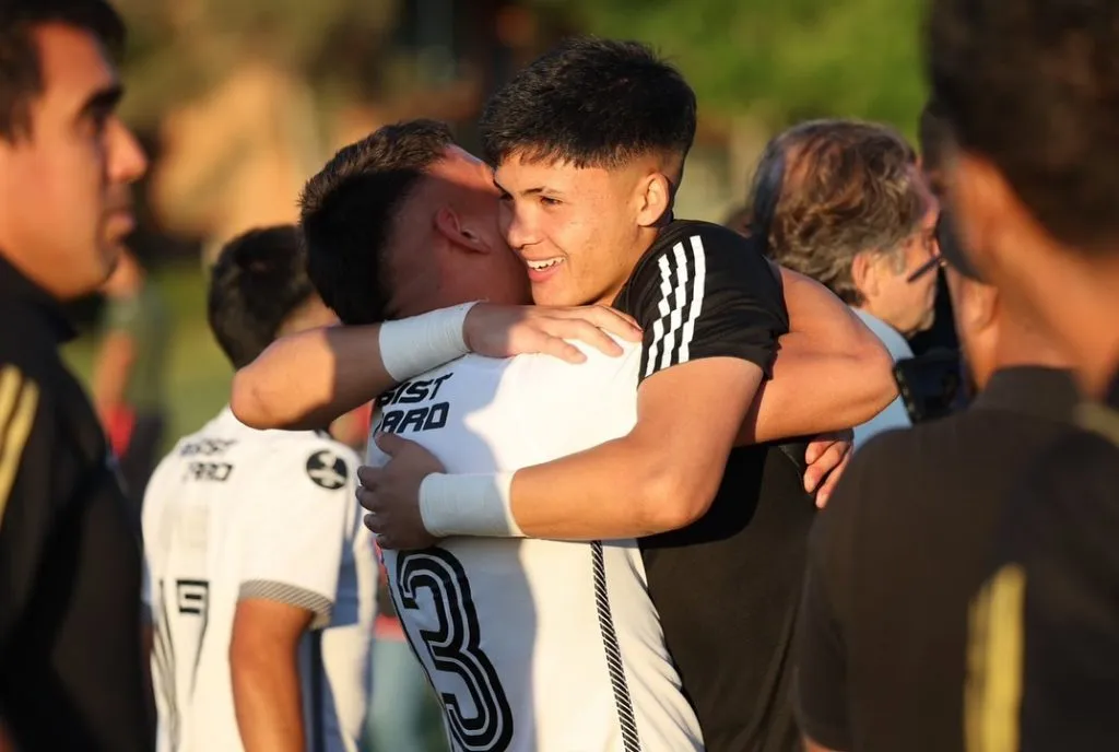 Benjamín Morales luego del campeonato en el fútbol joven. (Foto: _benjaminmorales1)