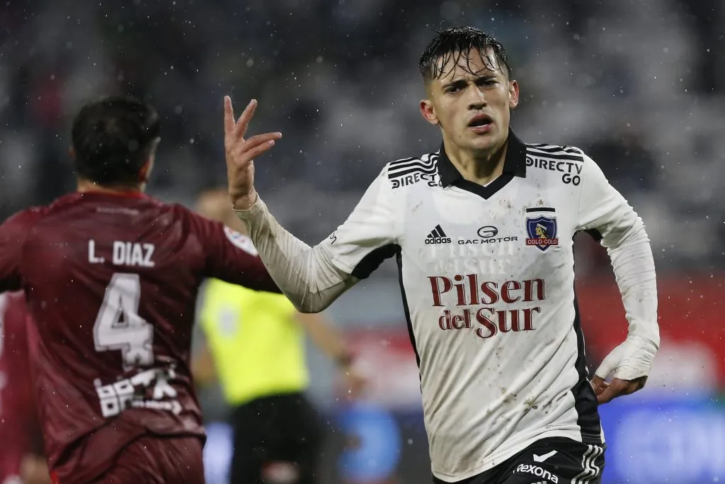 Pablo Solari jugó en 2022 su último partido por Colo Colo ante La Serena | Foto: Photosport