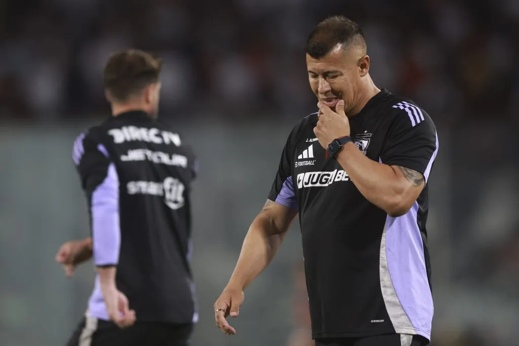 Jorge Almirón preocupado tras el empate con Limache. (Foto: Photosport)