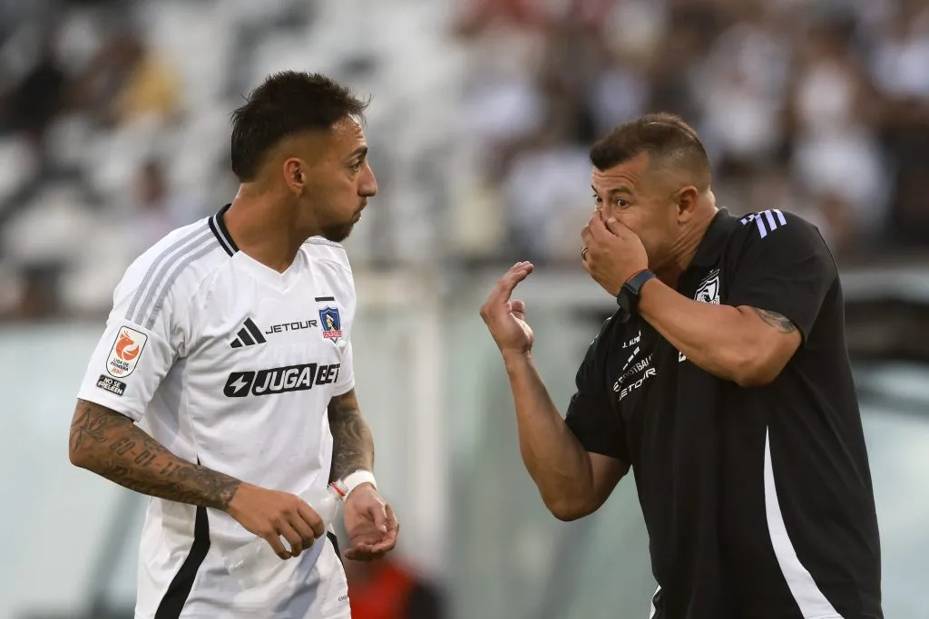 Jorge Almirón se mostró feliz con el partido que hizo Javier Correa | Foto: Photosport