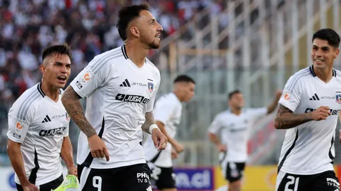 Los jugadores de Colo Colo festejan uno de los tres goles de Javier Correa en la victoria por 4-0 frente a Unión San Felipe.