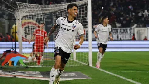 Erick Wiemberg con la camiseta de Colo Colo.