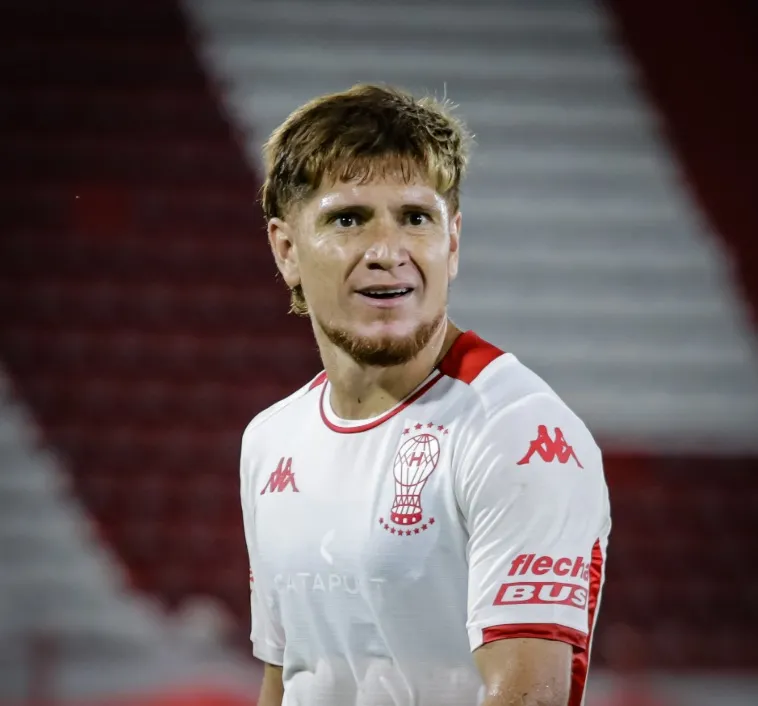 Leonardo Gil es figura en Huracán