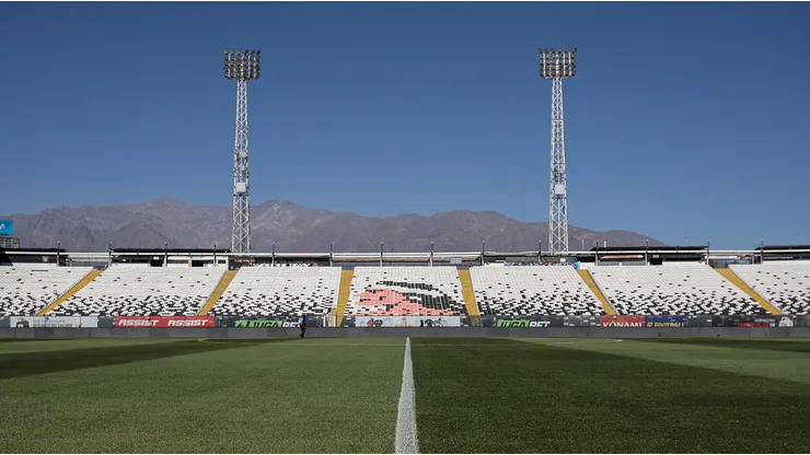 Mosa explica avances en la recuperación de la cancha del Monumental.