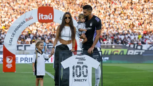 Especial detalle en el homenaje a Amor por los 100 partidos en Colo Colo.