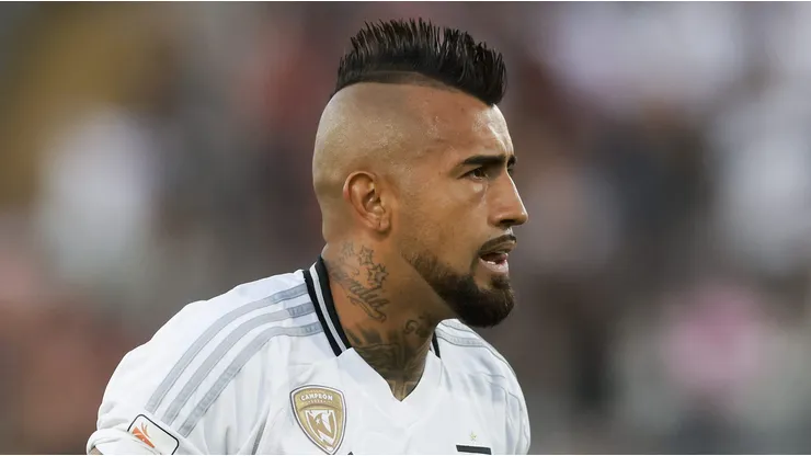 Vidal explica la lesión que sufrió en partido de Colo Colo: “Me apreté…”.