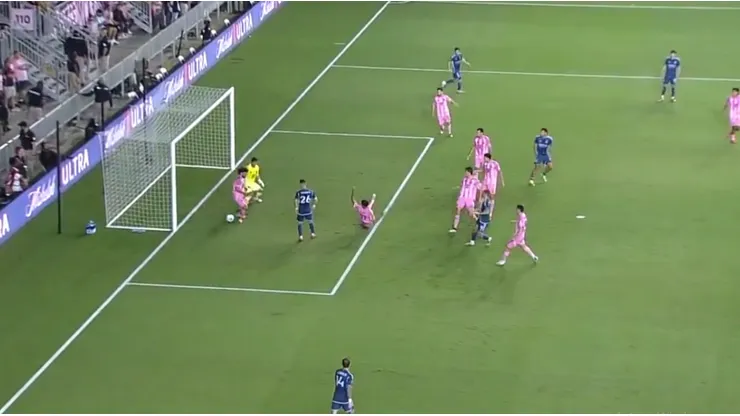 Maximiliano Falcón salvó el empate.