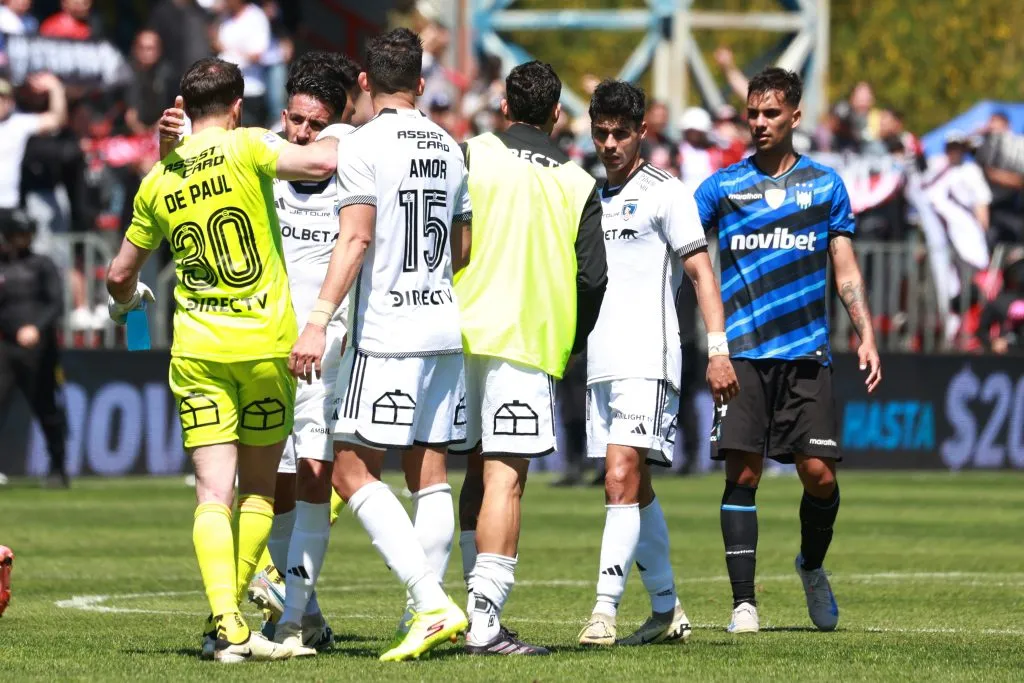 Jugadores de Colo Colo tras el último partido con Huachipato en Talcahuano. (Foto: Photosport)