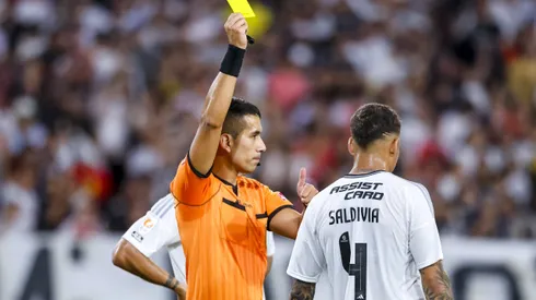Alan Saldivia fue amonestado en Colo Colo tras un offside.