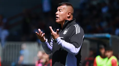 Jorge Almirón tiene pocas variantes en la banca.| Imagen: Photosport.