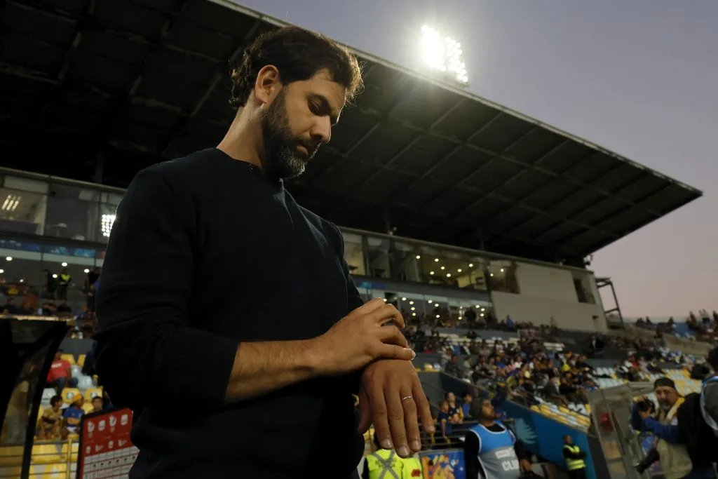 El técnico Gustavo Leal camina por la cornisa en Everton