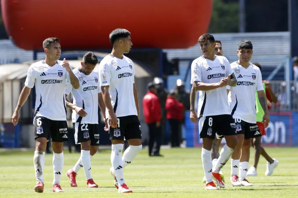 Jugadores de Colo Colo en Talcahuano. (Foto: Photosport)