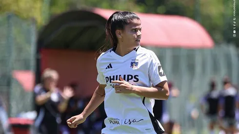 Cómo debía ser: el parche de campeón en la camiseta de Colo Colo femenino.